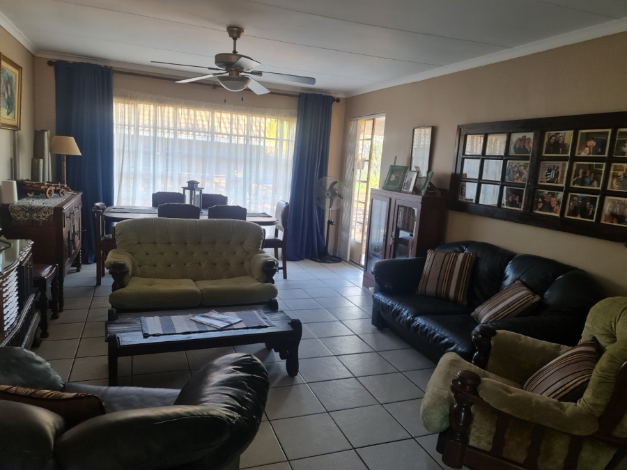 3 Bedroom Property for Sale in Geelhoutpark North West